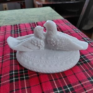 Vintage 50s Westmoreland love birds on nest white milk glass oval lid